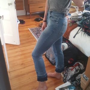 Closed high-waisted crop jeans, detailed cuff